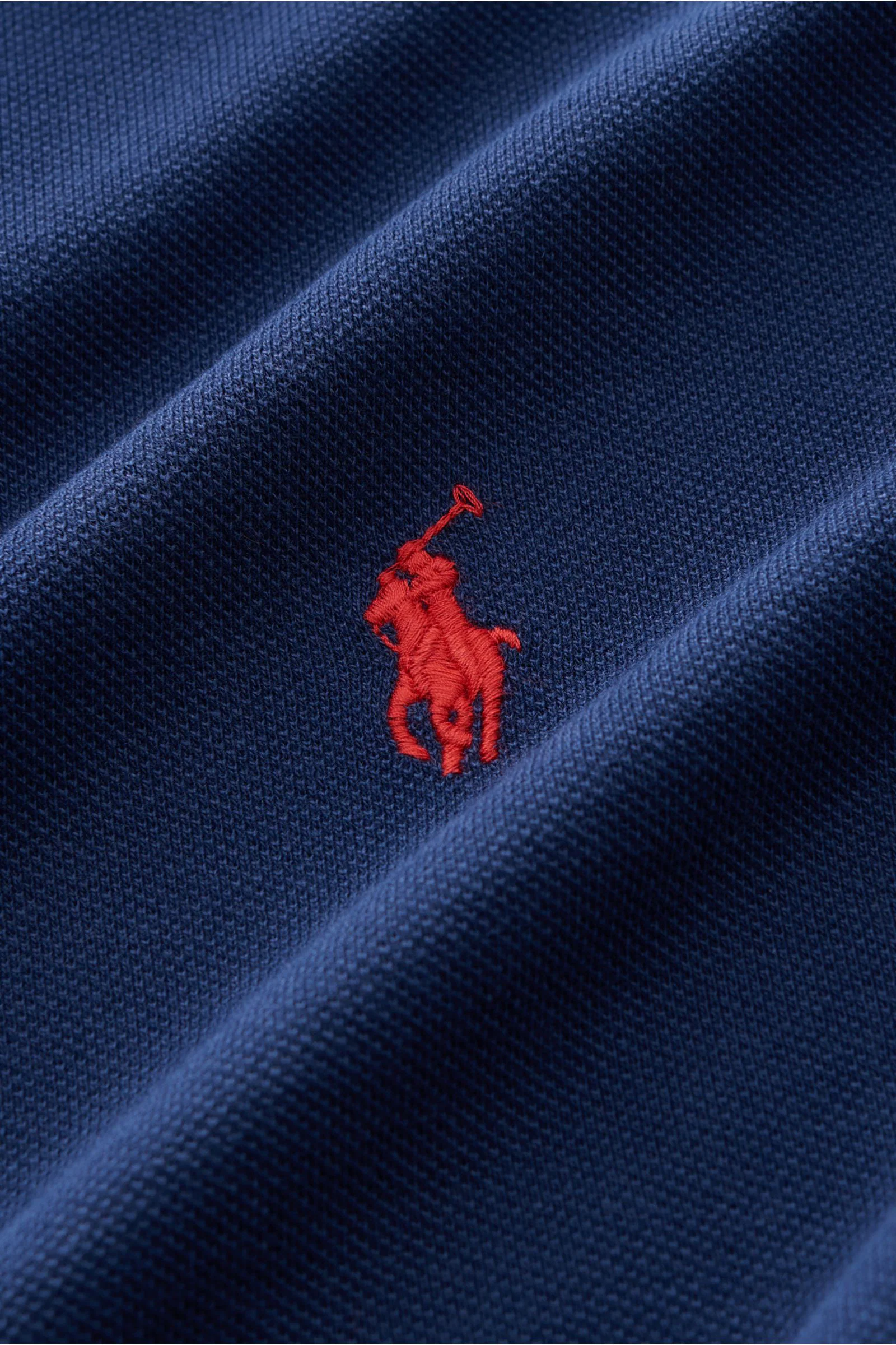Logo bordado de Polo Ralph Lauren en detalle